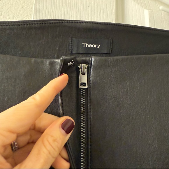 Theory Women's Black Off the shoulder  Leather Jacket size 2 - Picture 4 of 7